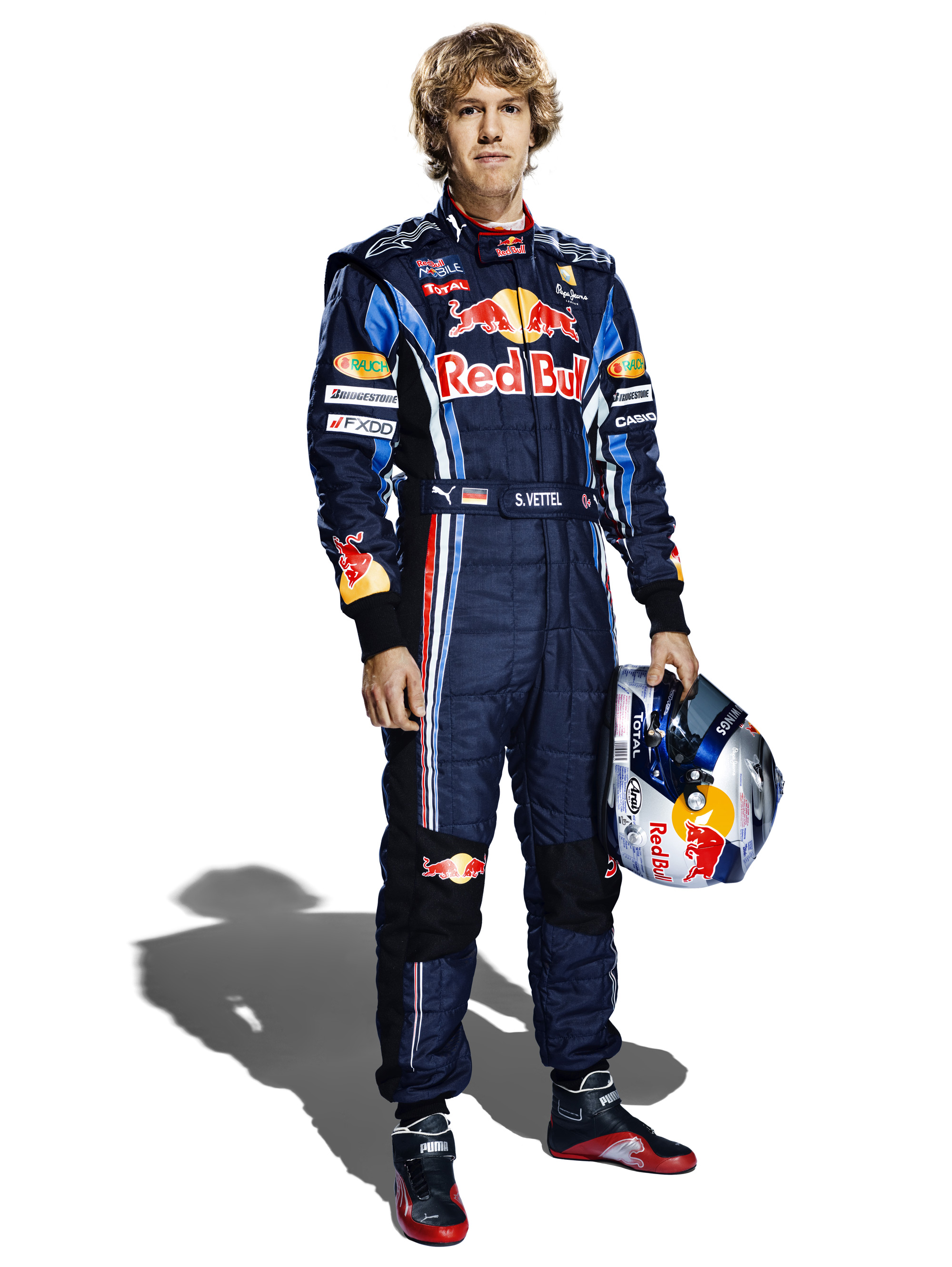 AUSmotive.com » OFFICIAL: Red Bull Racing unveils 2010 F1 car