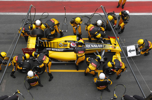 Renault F1 pit crew