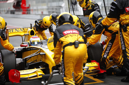 Renault F1 pit crew