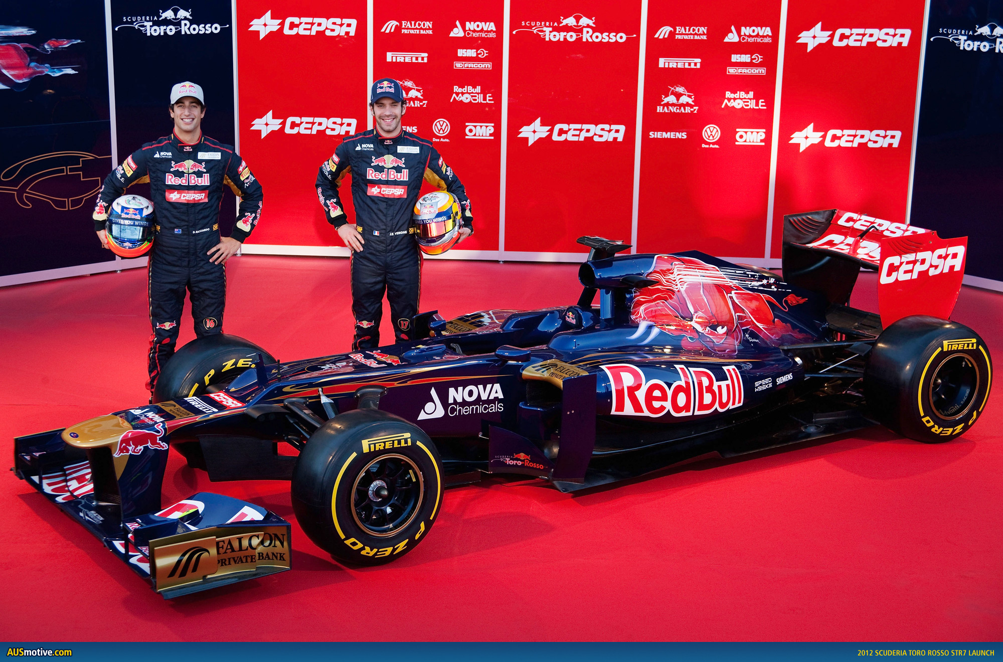 Scuderia-Toro-Rosso-STR7-01.jpg