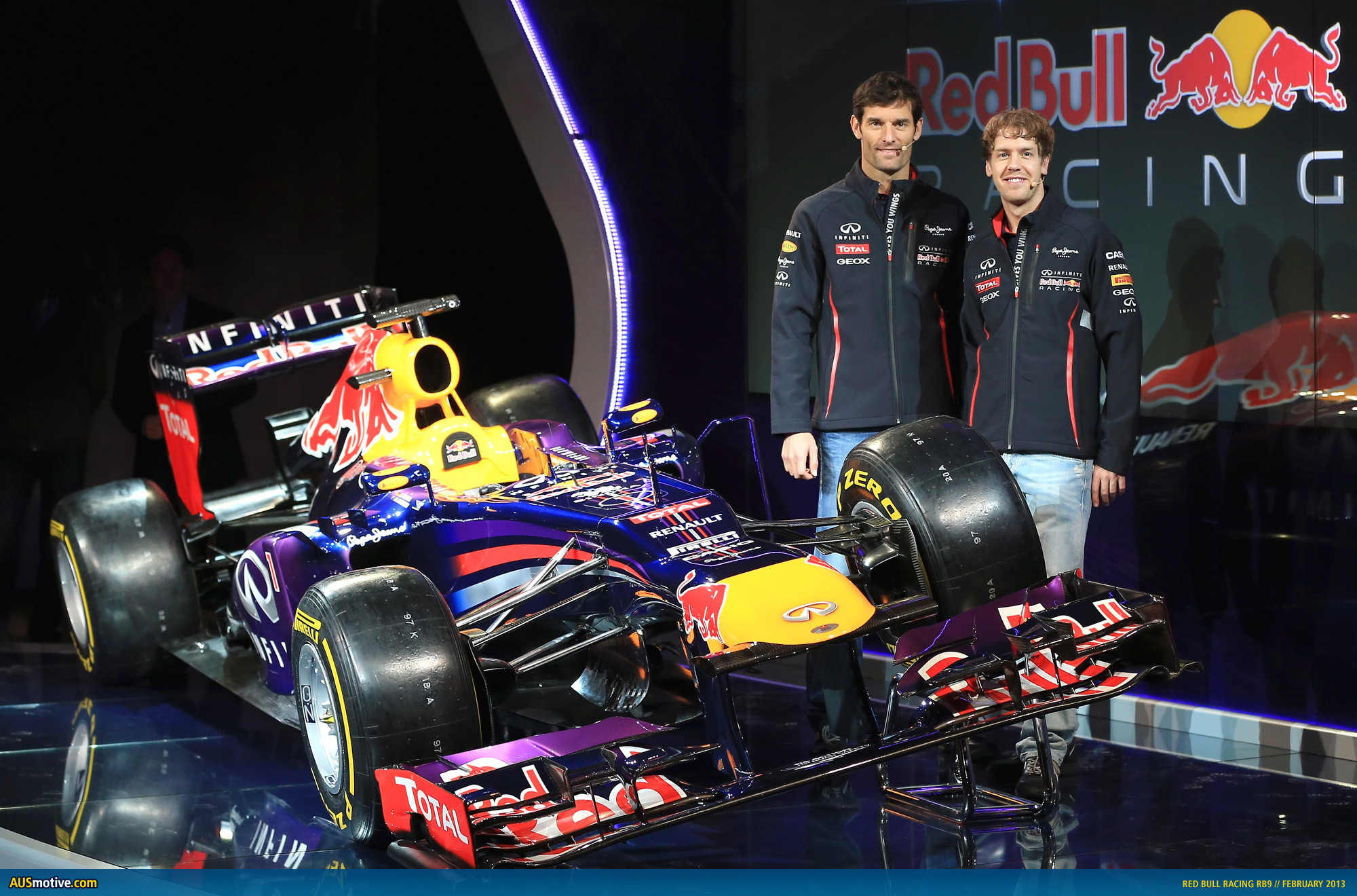 AUSmotive.com » OFFICIAL: Red Bull Racing unveils 2010 F1 car