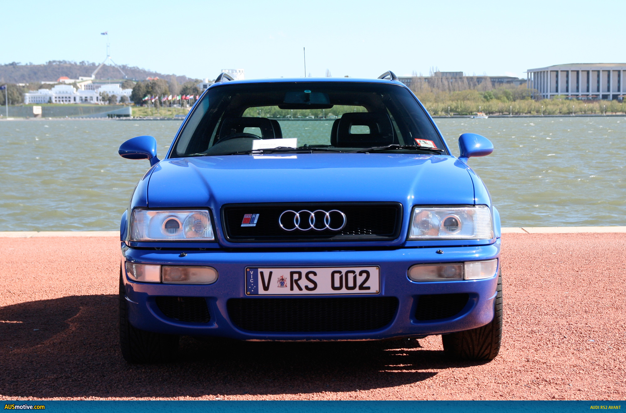 Audi-RS2-Avant-01.jpg