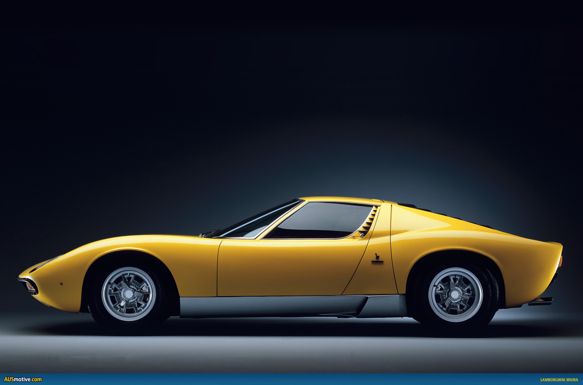 Random wallpapers: Lamborghini Miura SV