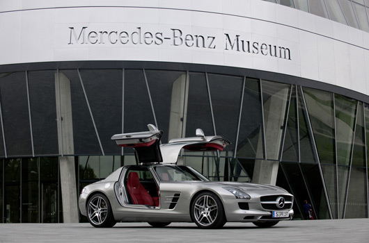 Mercedes-Benz Museum roof installation - SLS AMG Gullwing