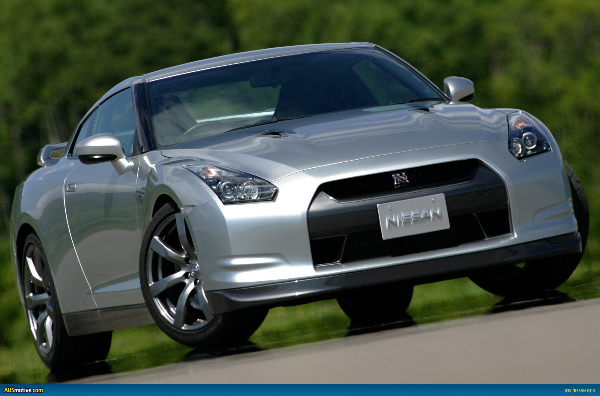 AUSmotive.com » Nissan GT-R – The budget supercar, or is it?