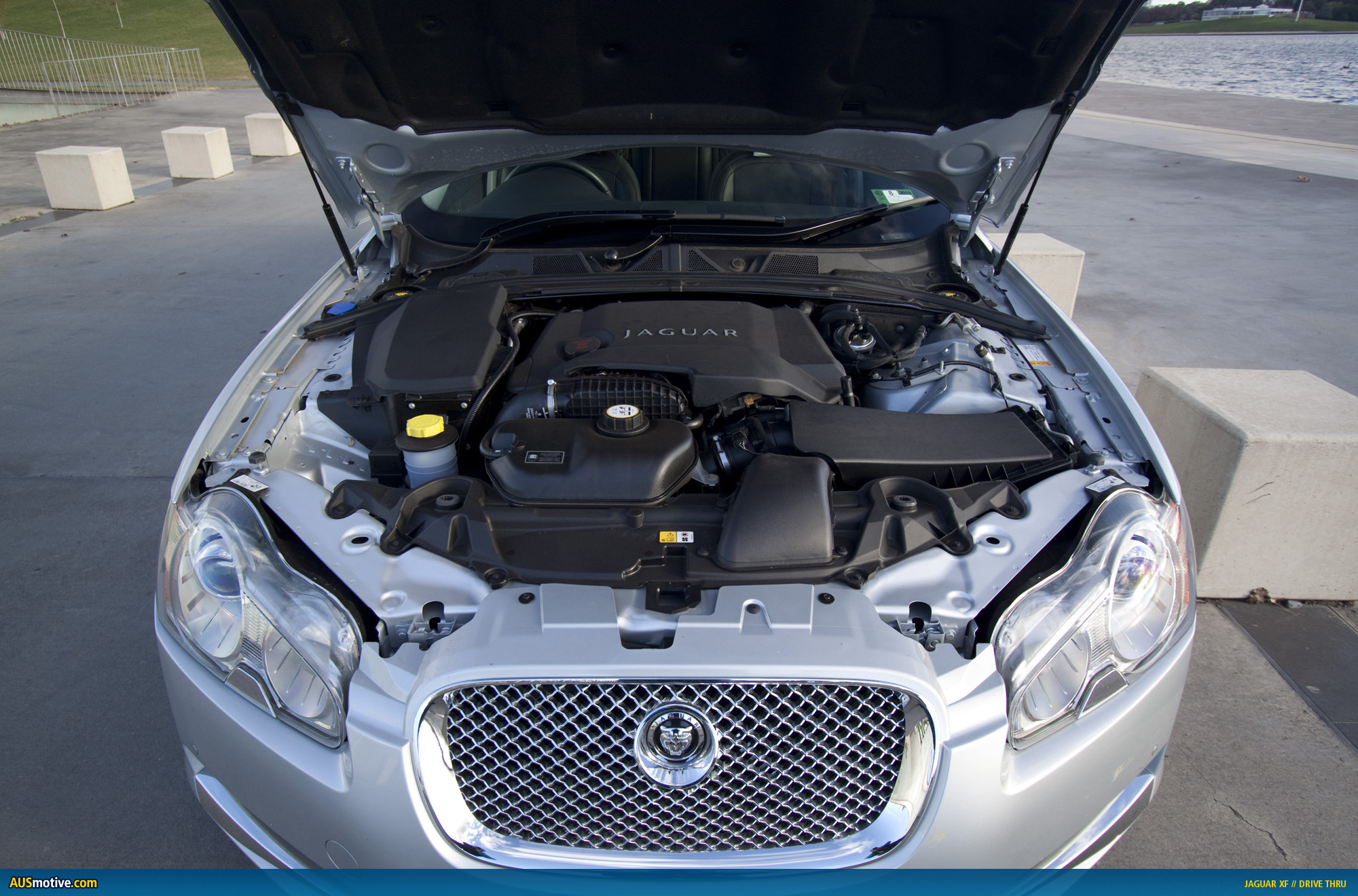 E-Approved Rear Brake Pad Set With Wear Sensor For Jaguar XF 3.0 V6 Diesel 2009-2014