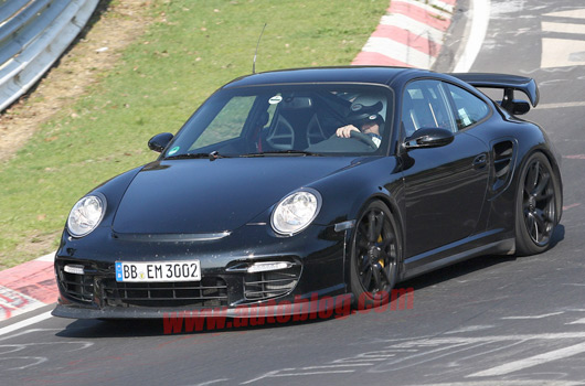 Porsche GT2 update during testing