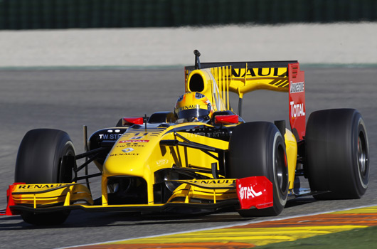 Robert Kubica tests Renault R30
