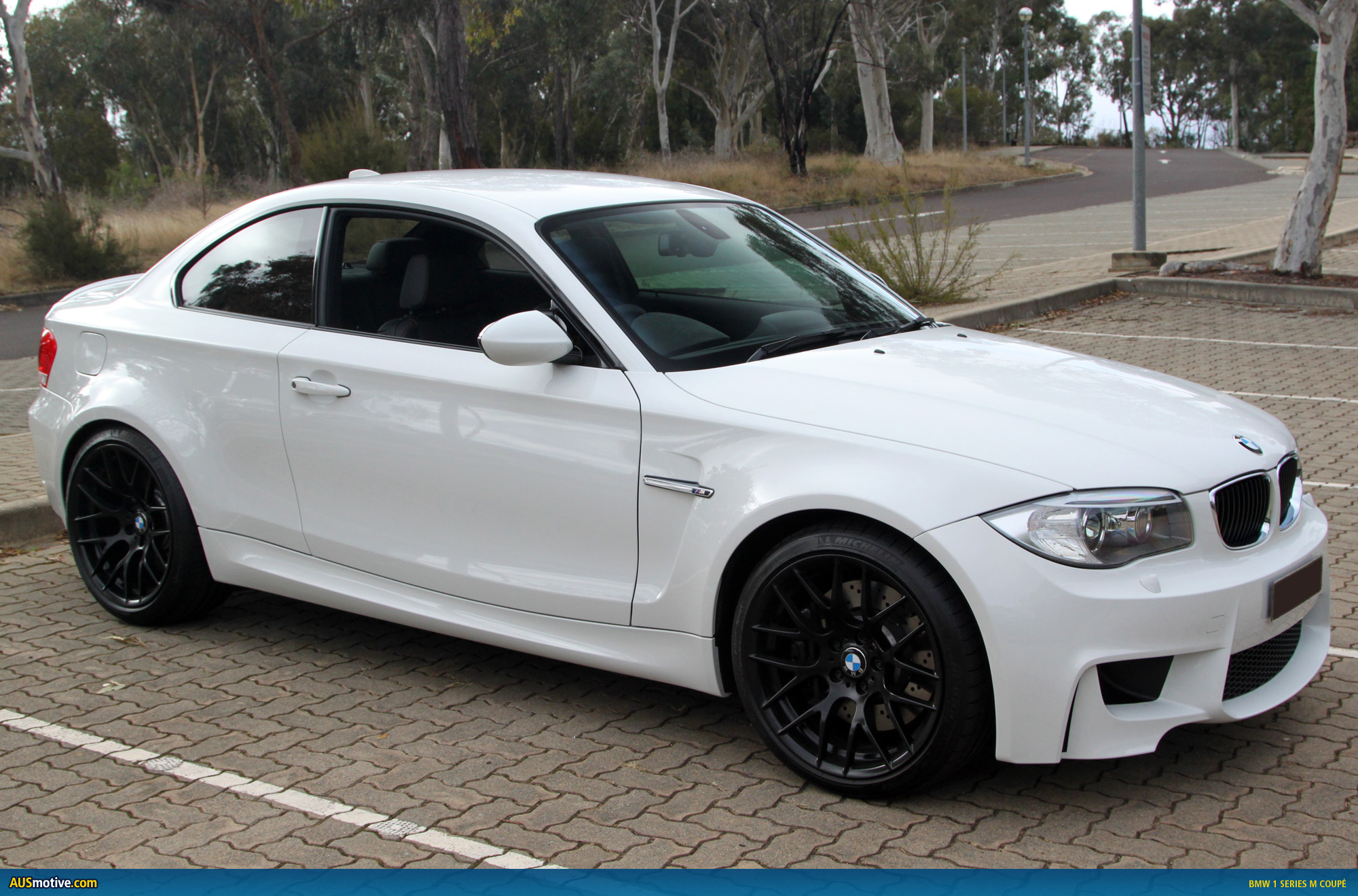 Bmw 1 series white black rims