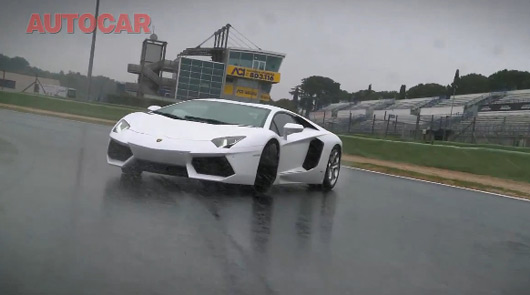 Lamborghini-Aventador-Autocar-vid.jpg