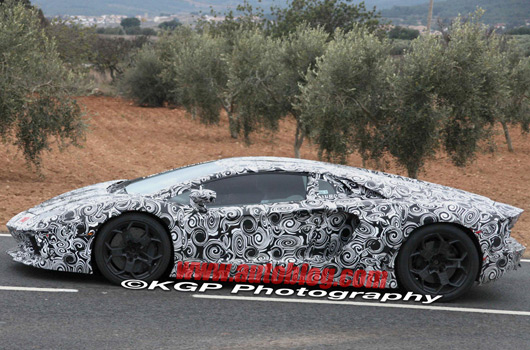 Lamborghini Aventador spied It's time for a bit of an update on the new
