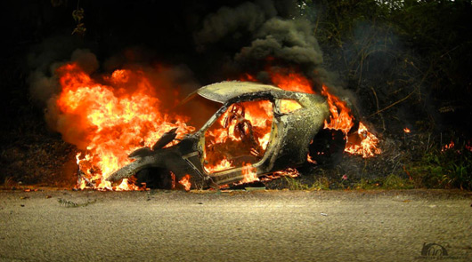  R35 GTR catches on fire after colliding with a Volkswagen MK6 Golf GTI