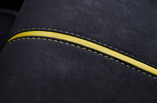 Aston Martin V12 Vantage S